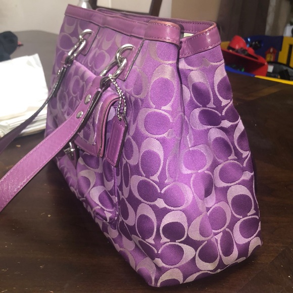 Handbag - Picture 2 of 7